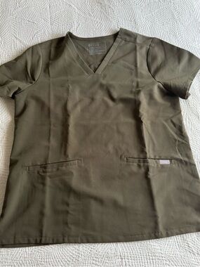 FIGS Casma 3 Pocket Scrub Top
